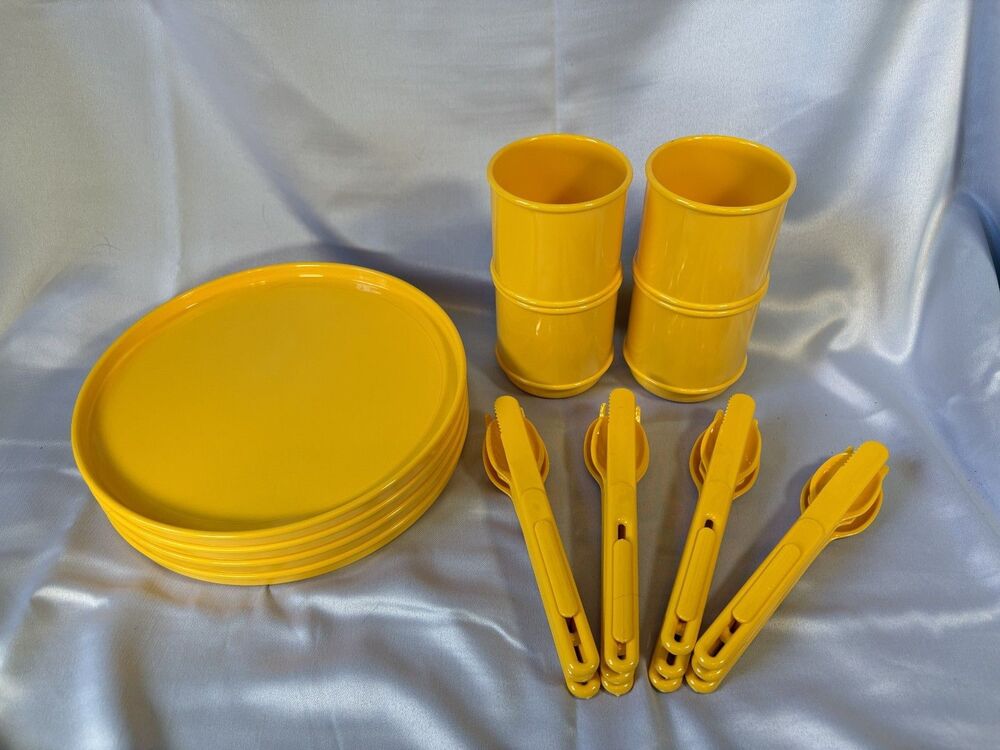 Rare Vintage 1985 Postmodern Picnic Set - "School Bus Yellow" - 24pc Complete